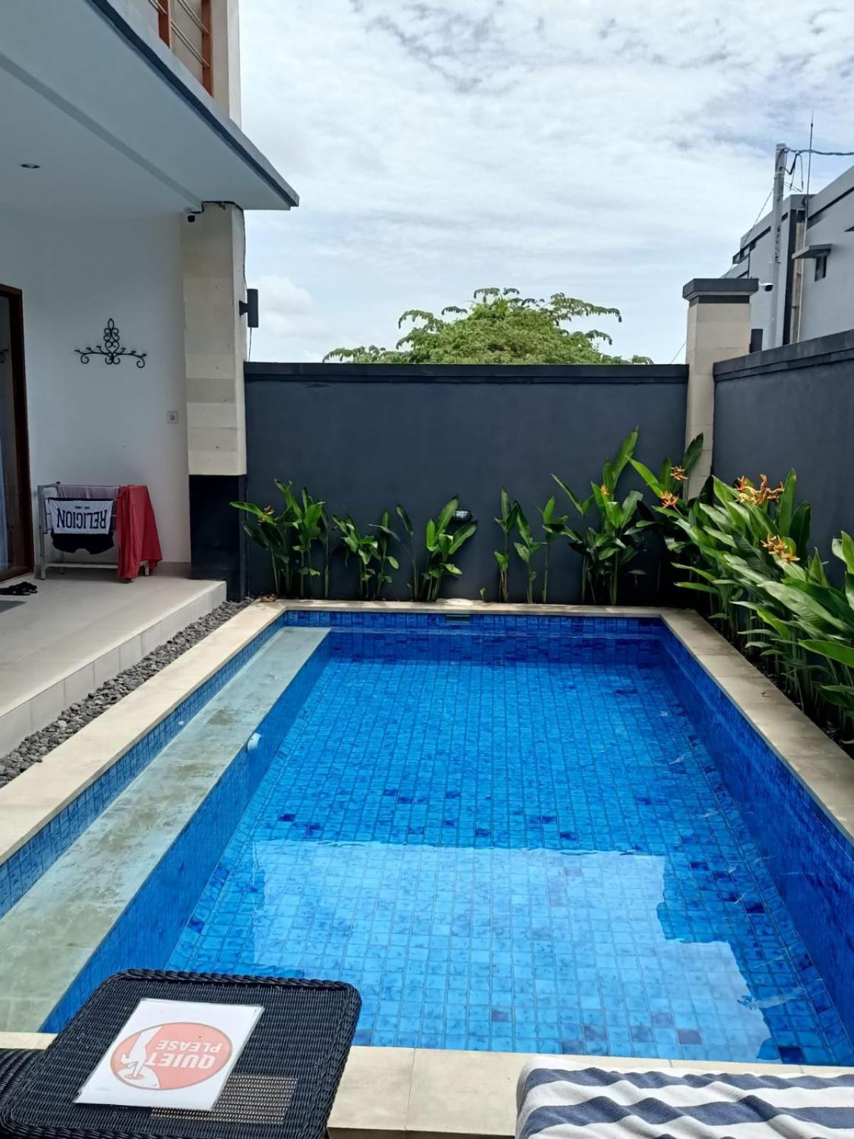 Kasmaran Bali Guest House Munggu 外观 照片
